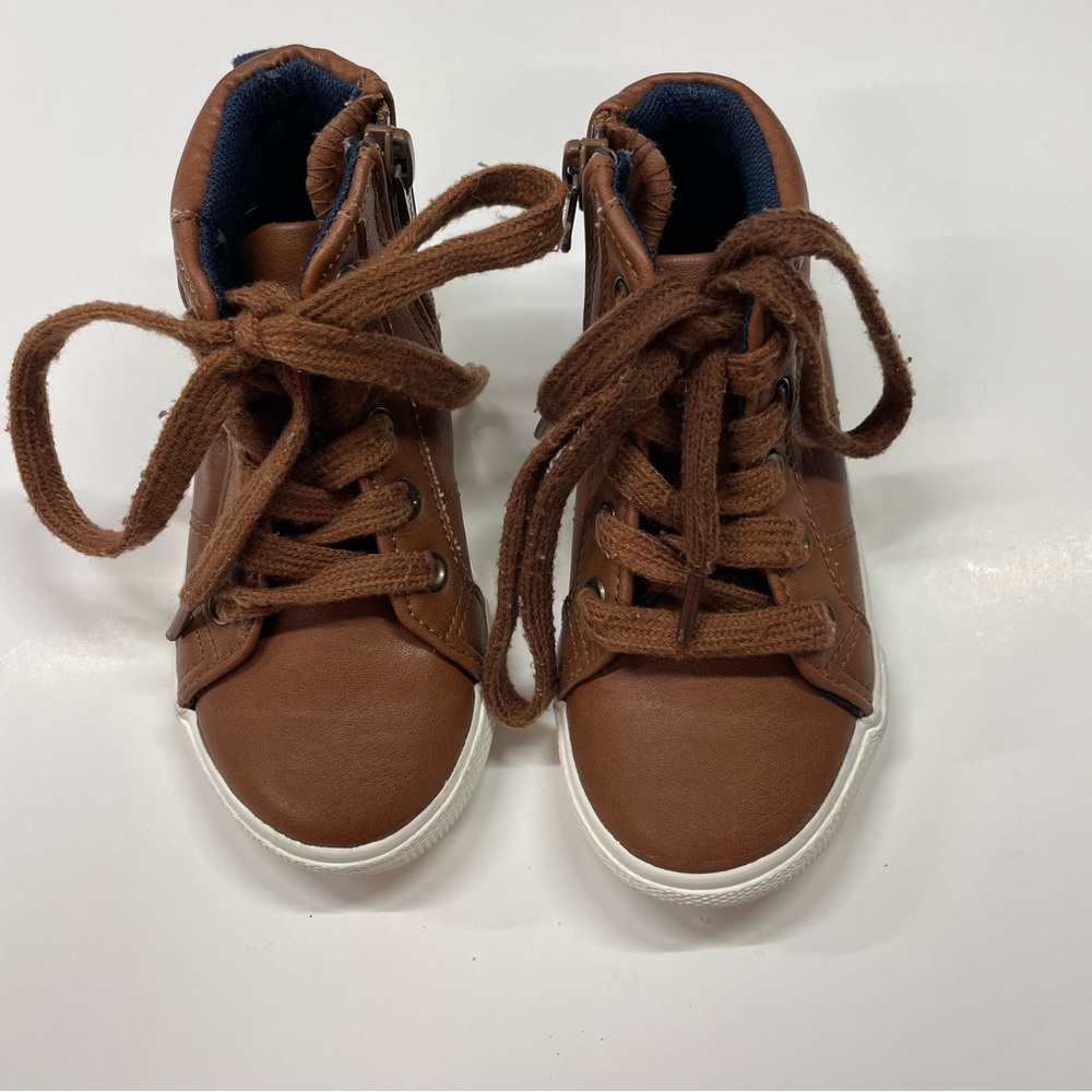 Cat & Jack‎ brown toddler boys boots. SZ 7.